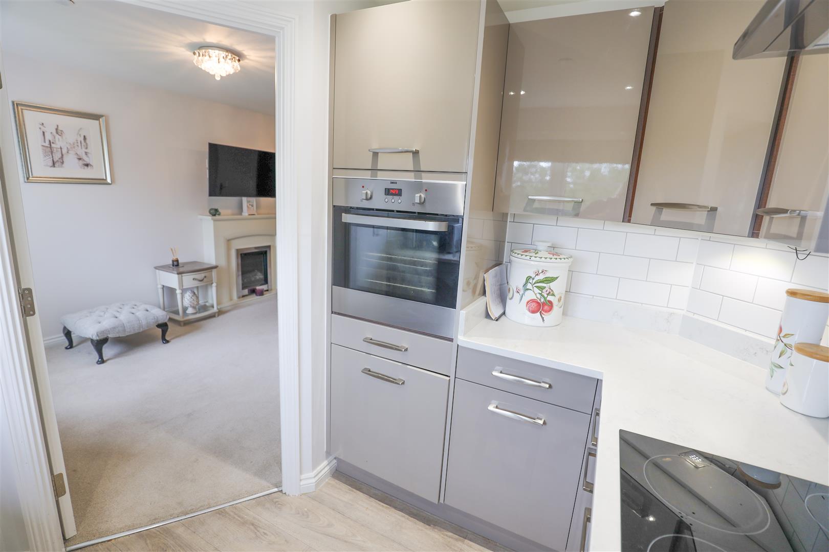 34 De Clare Lodge, Westgate, Cowbridge, Vale of Glamorgan, CF71 7FR